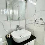 Fully Equipped One Bedroom