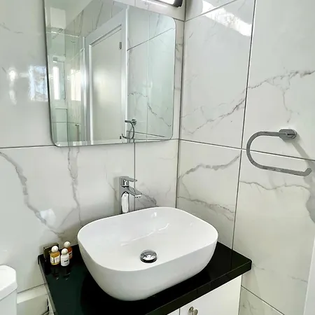 Fully Equipped One Bedroom