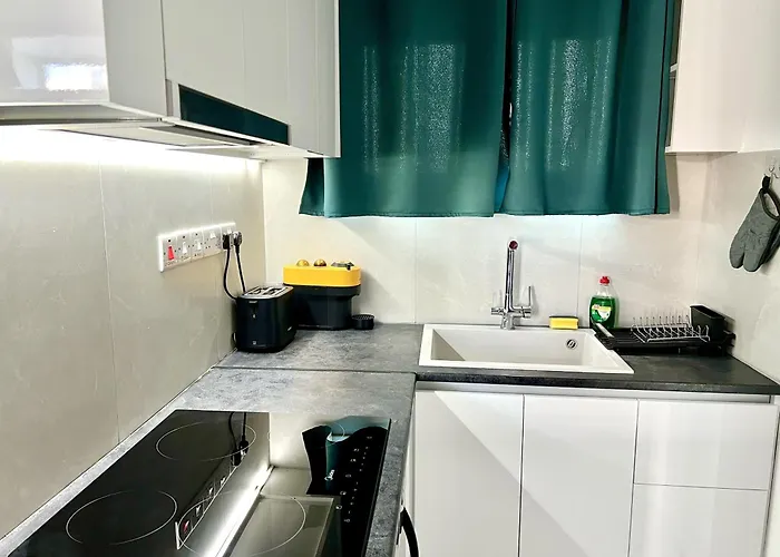 Fully Equipped One Bedroom