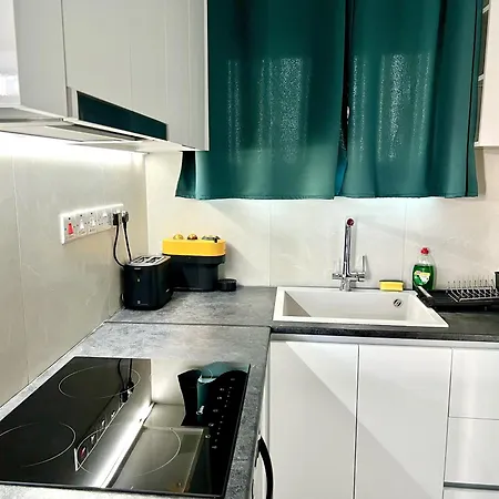 Fully Equipped One Bedroom