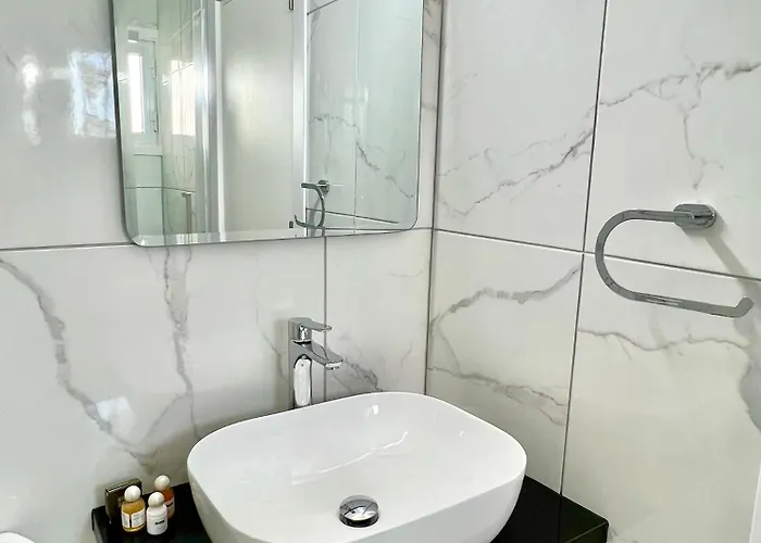 Fully Equipped One Bedroom